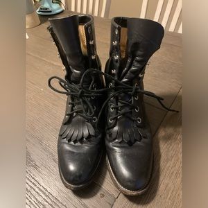 Justin lace up boots size 6.5 in great condition